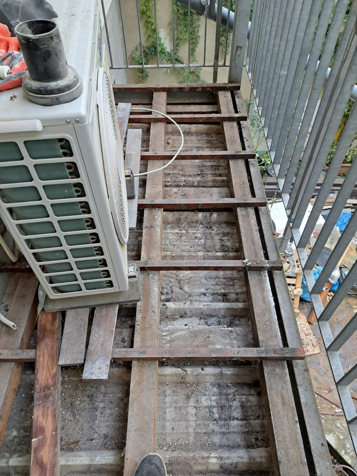 Montaj pardoseală tip deck